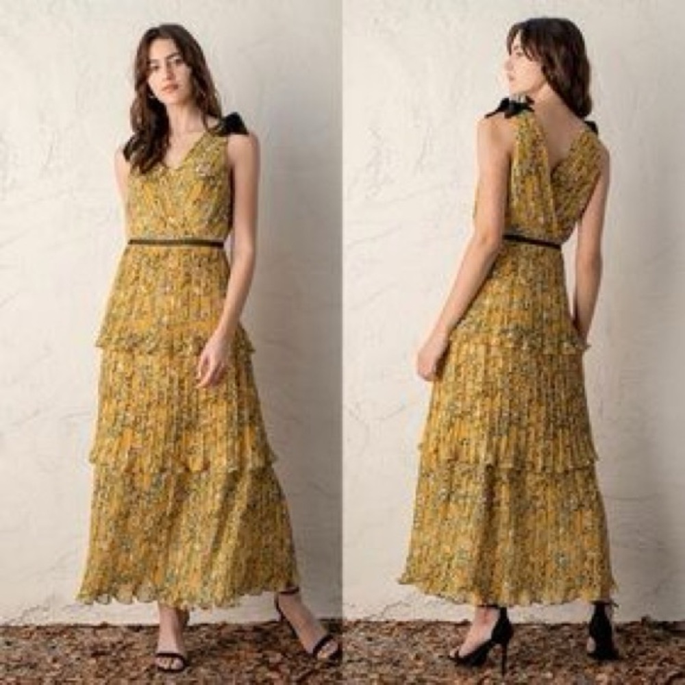 💛🌼LULU’S Yellow Floral Print Pleated Maxi Dress